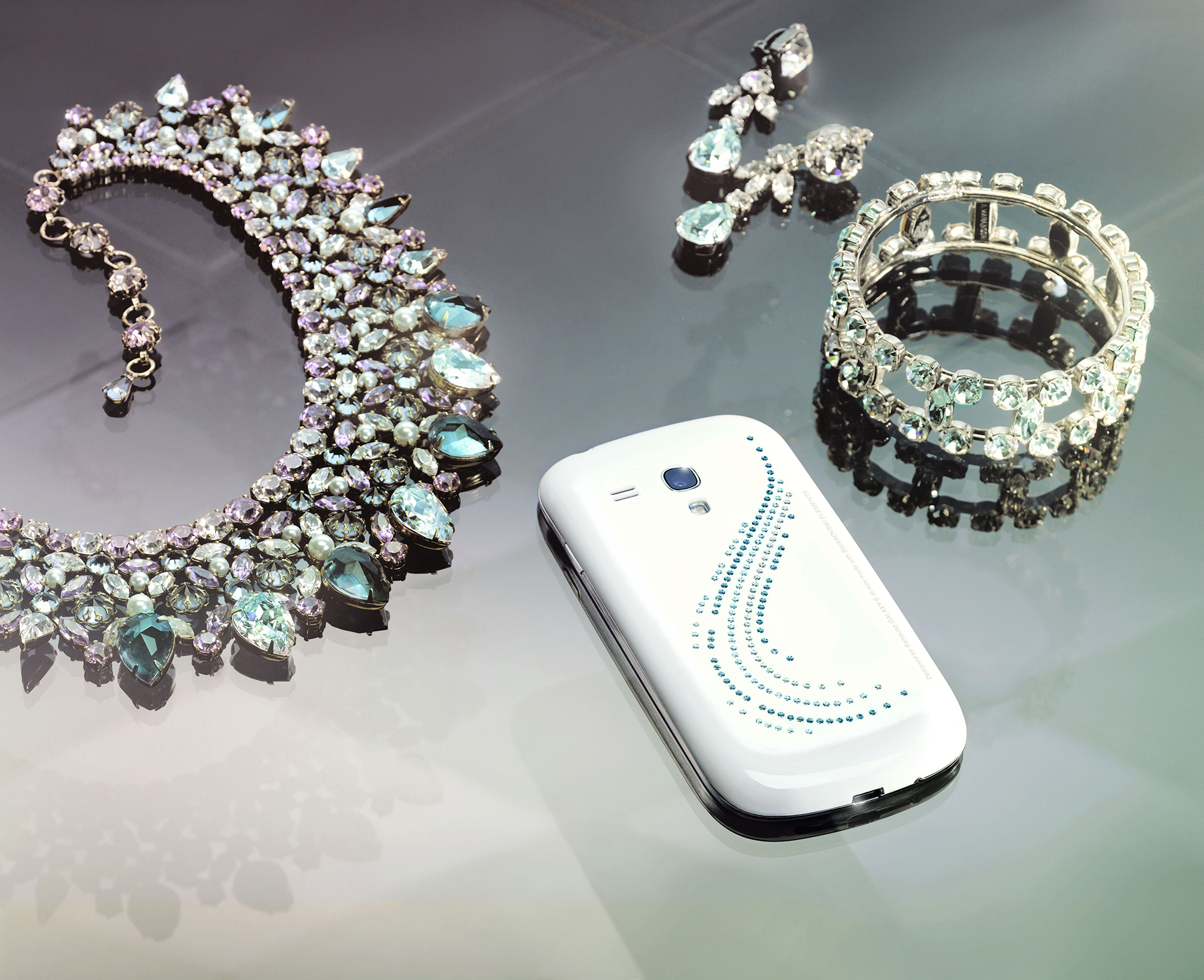 Crystal Galaxy Swarovski. Samsung с кристаллами Сваровски. Кристальные украшения. Самсунг с камнями Сваровски старый. Crystal galaxy